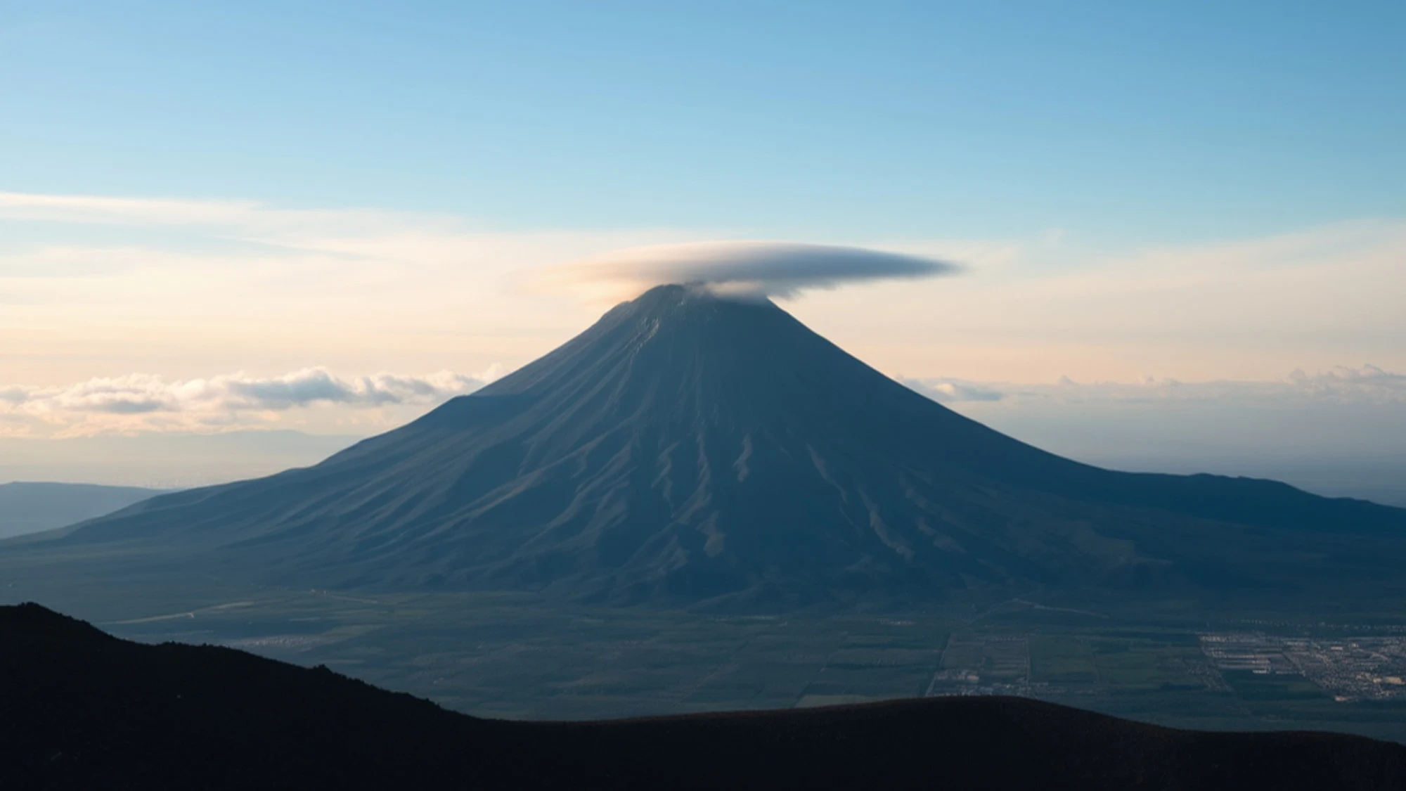 Volcán al atardecer